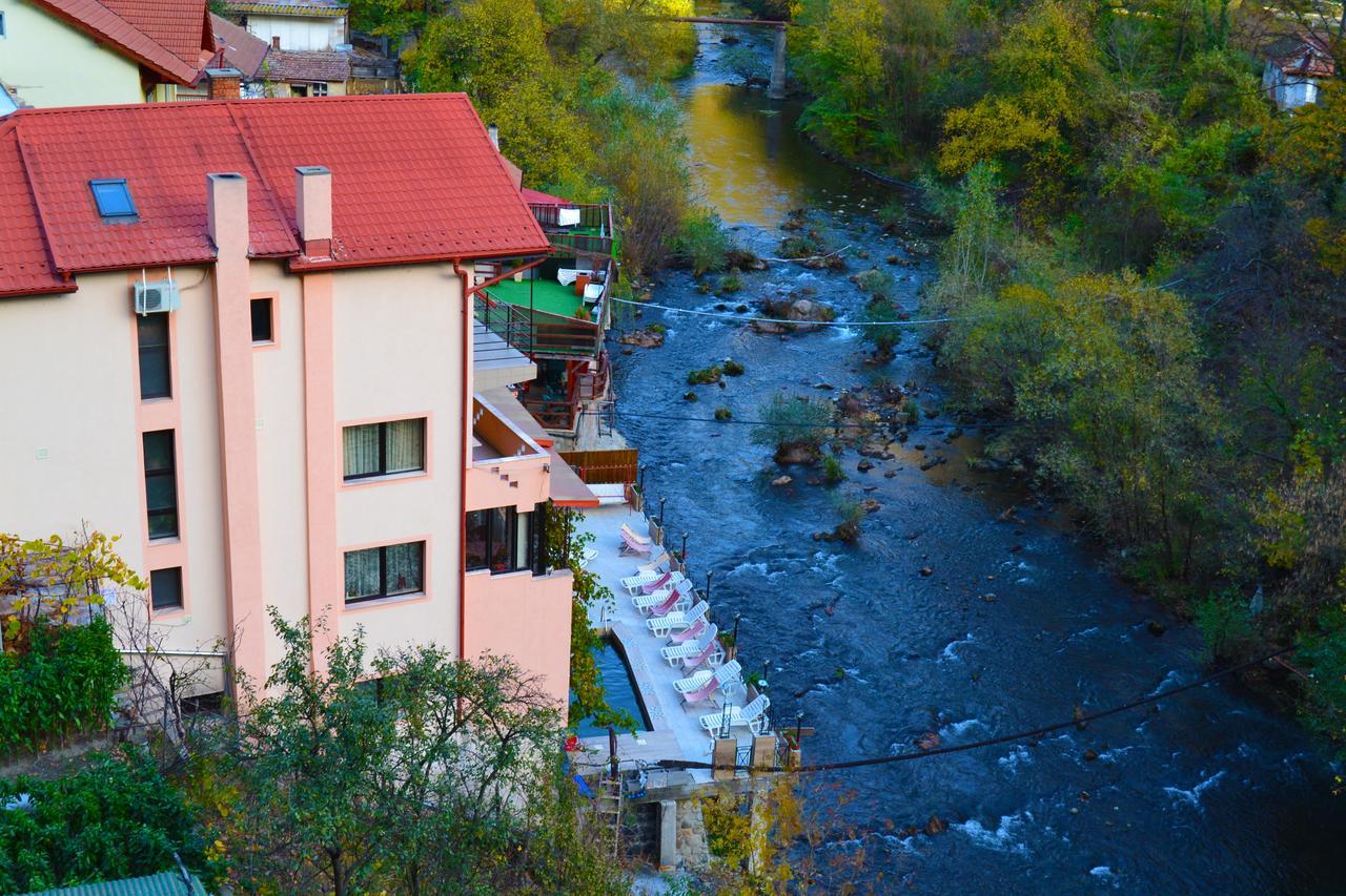 Hotel Holiday Maria Băile Herculane Exterior foto